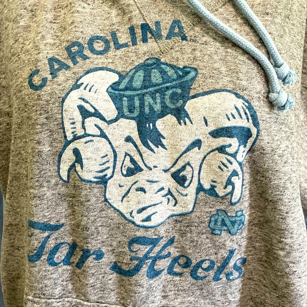 Carolina Tarheels UNC sweatshirt